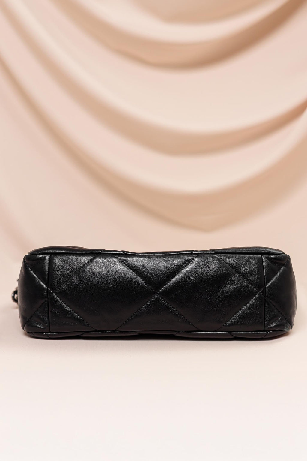 CHANEL 19 Handbag