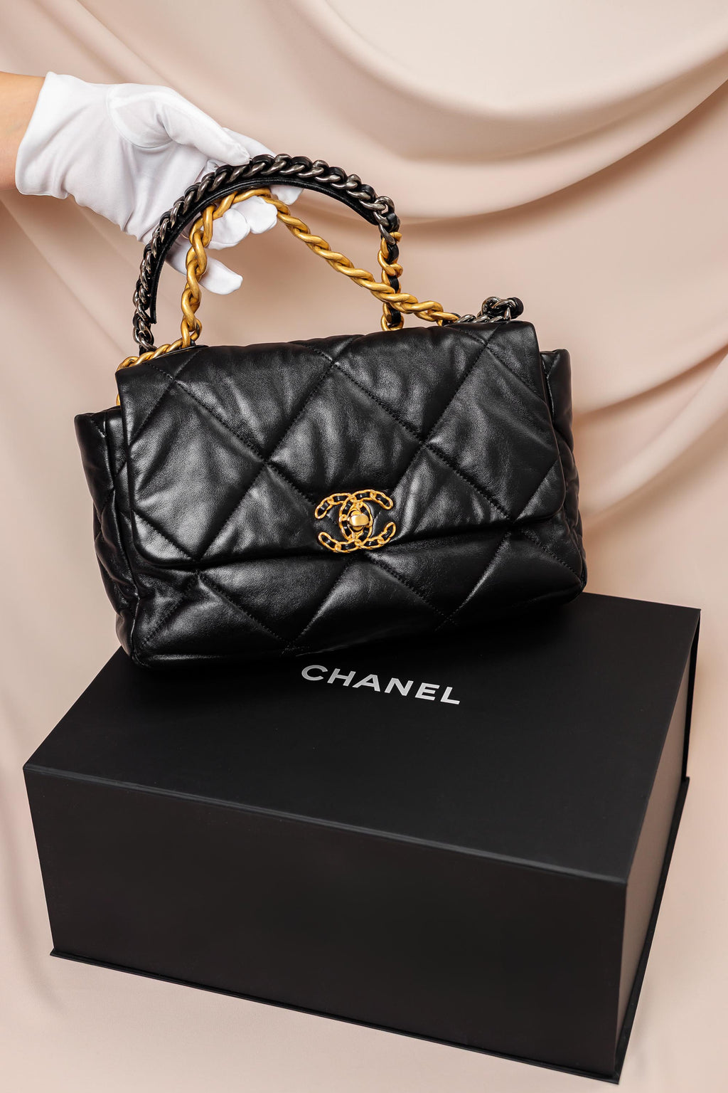 CHANEL 19 Handbag
