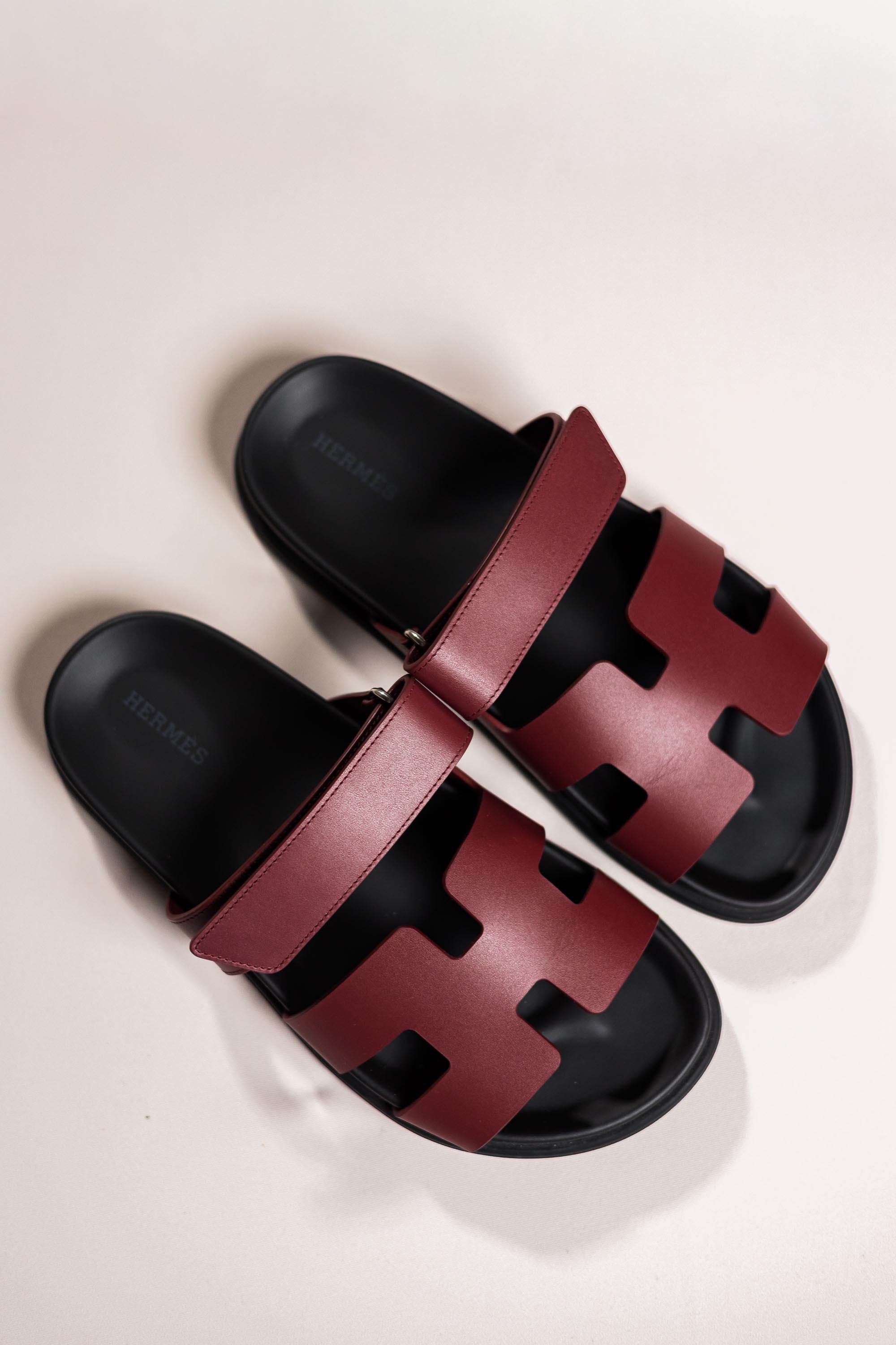 Hermès Chypre Sandals rouge H