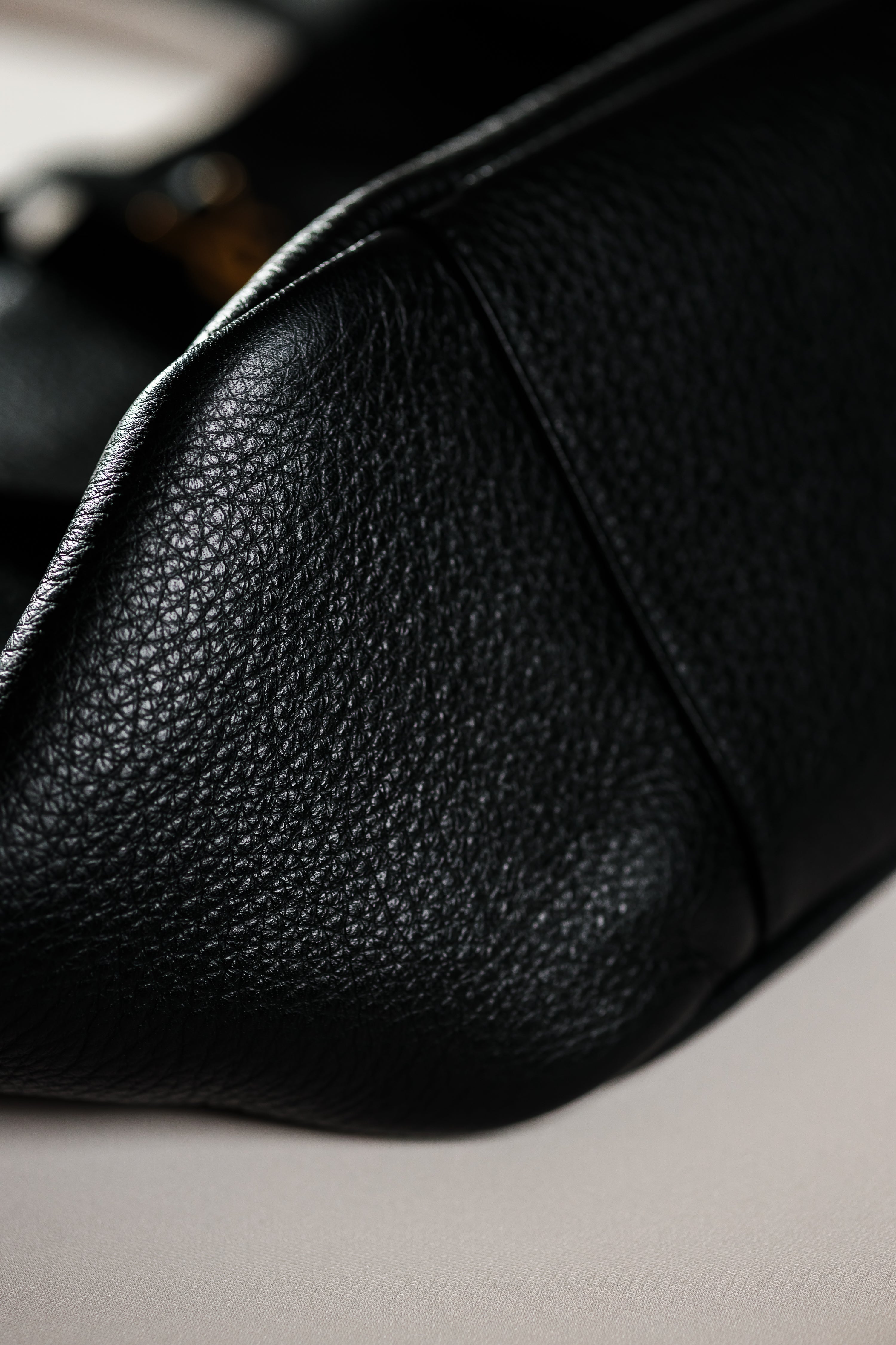Saint Laurent Le 5 À 7 Bea leather tote bag