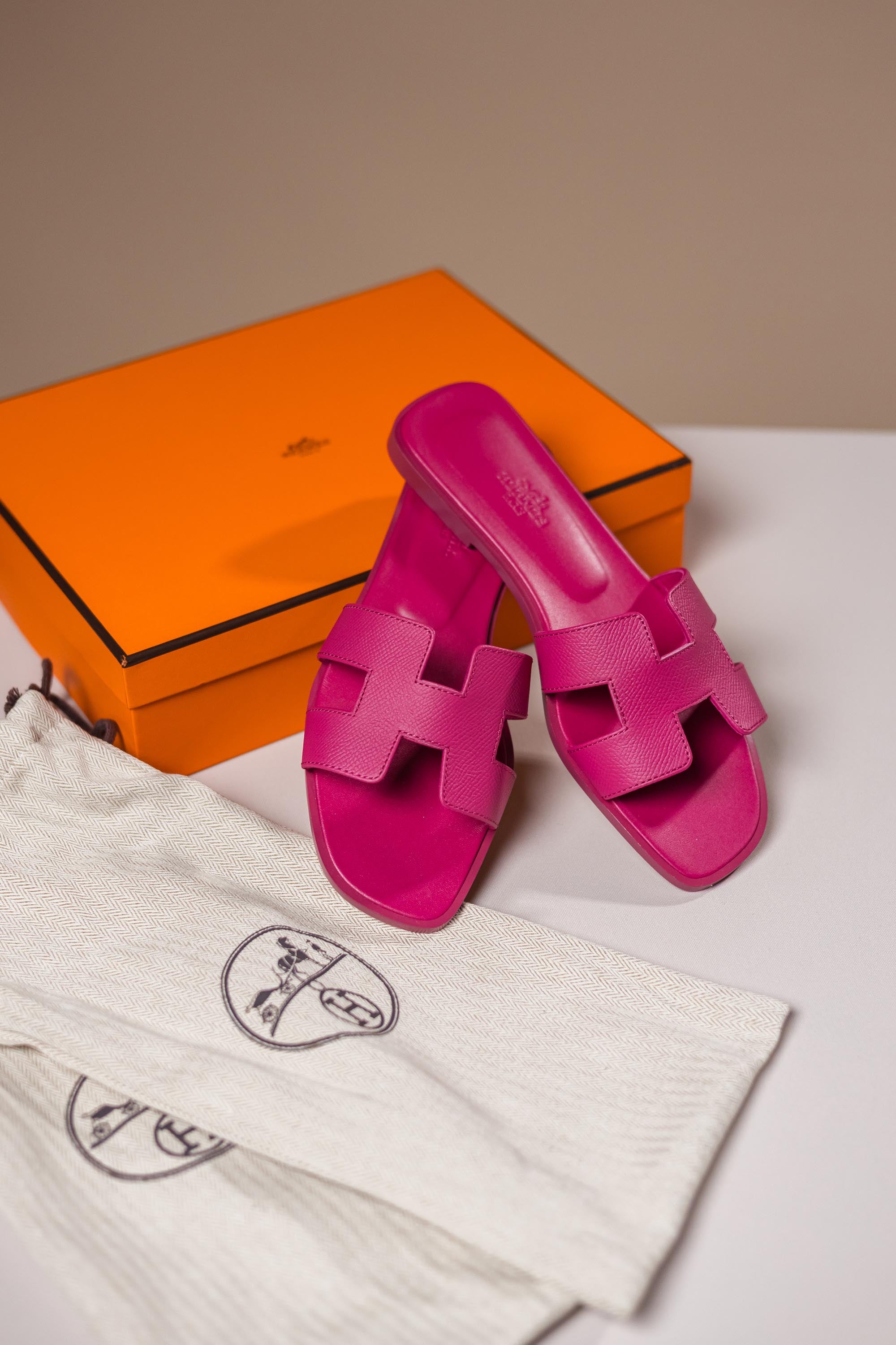 Hermès Oran Sandals Rose Bougainvillier – Eclat Echo
