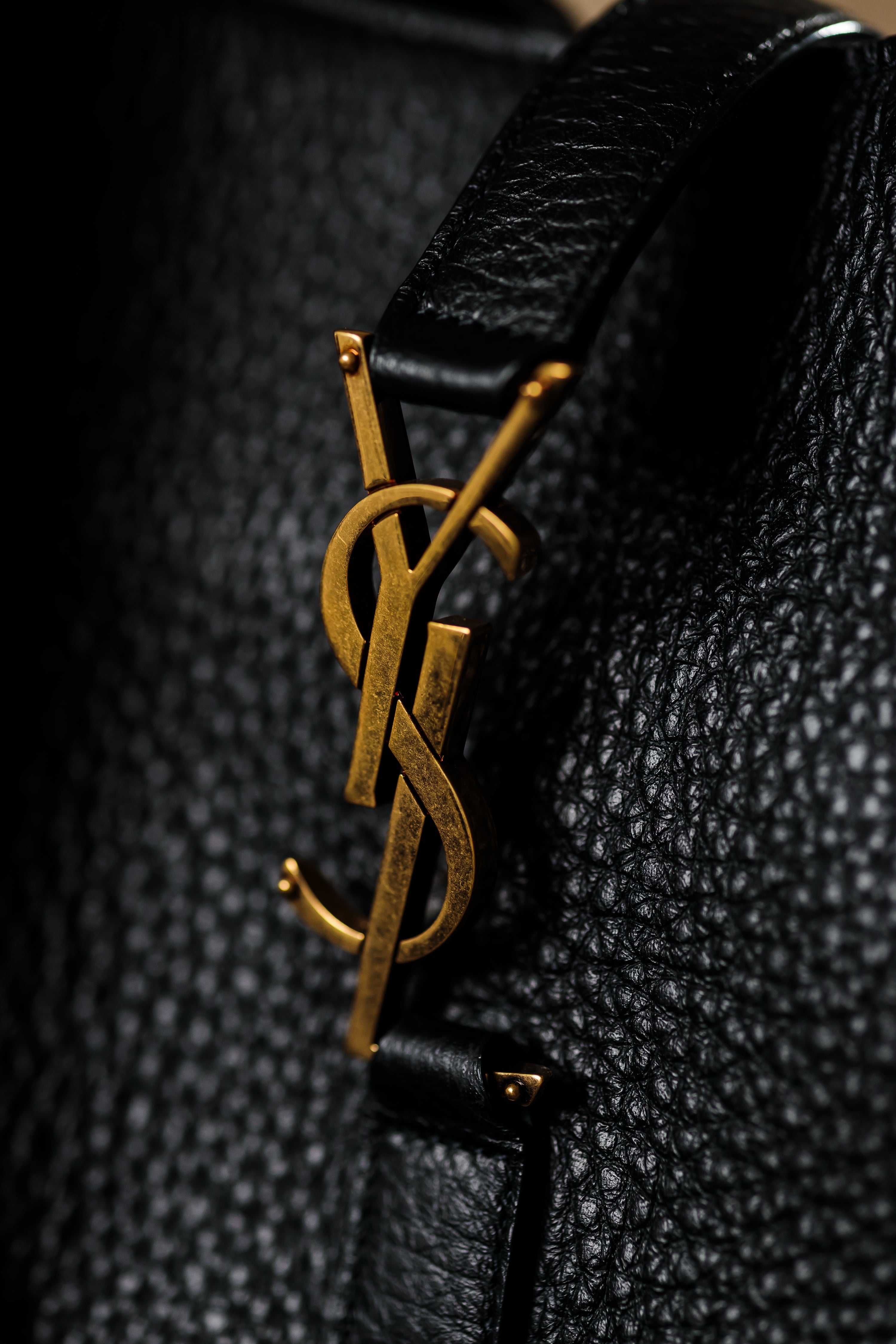 Saint Laurent Le 5 À 7 Bea leather tote bag