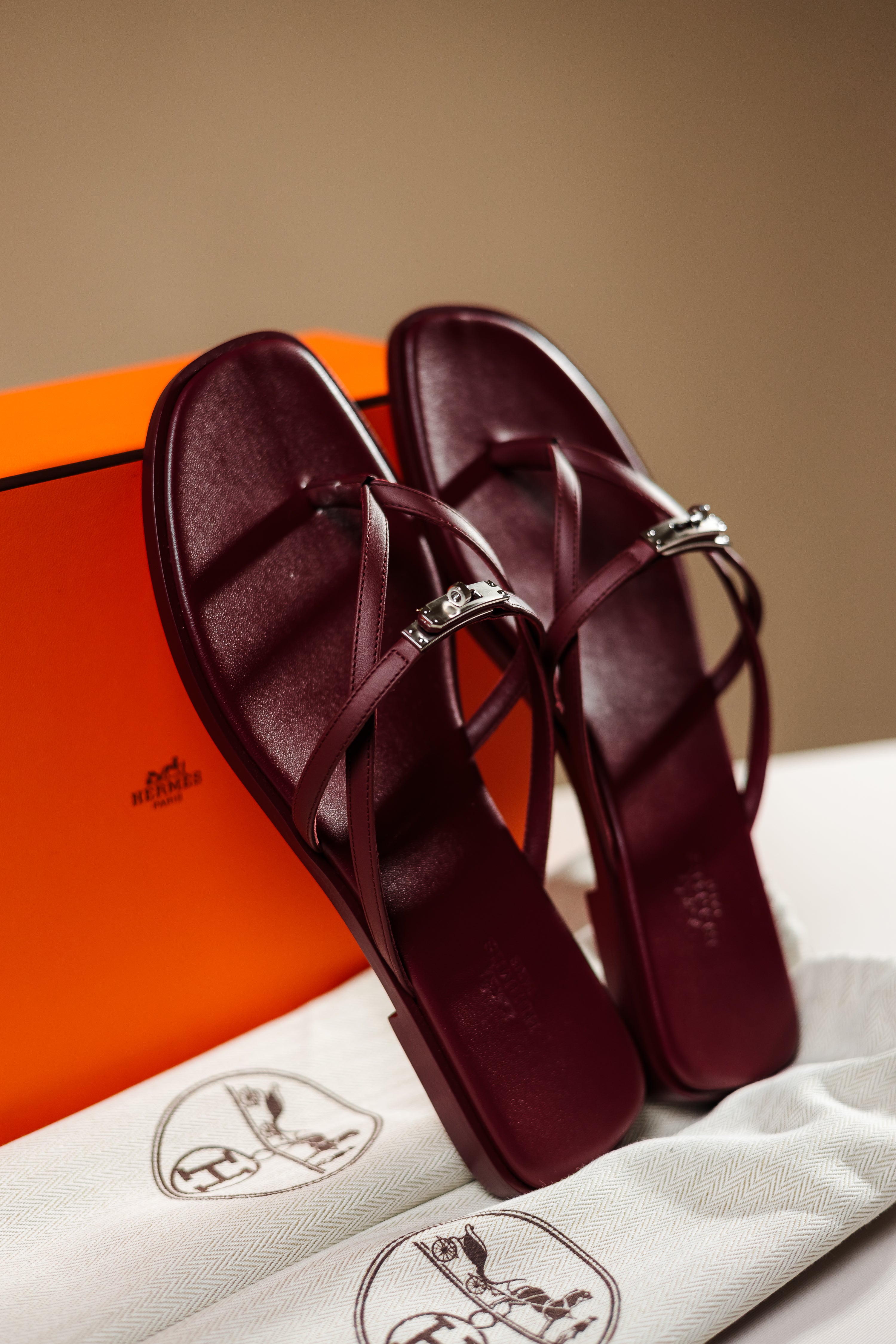 Hermes Kelly Lock Sandals, EU 40