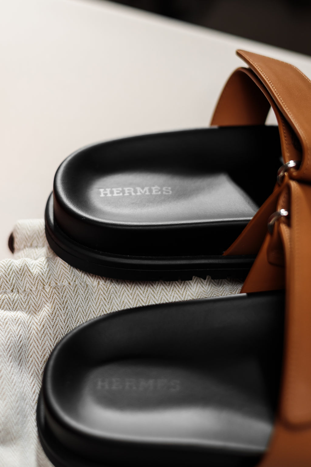 Hermès Chypre sandals, EU 39
