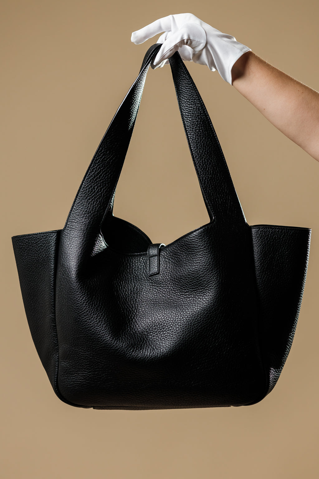 Saint Laurent Le 5 À 7 Bea leather tote bag