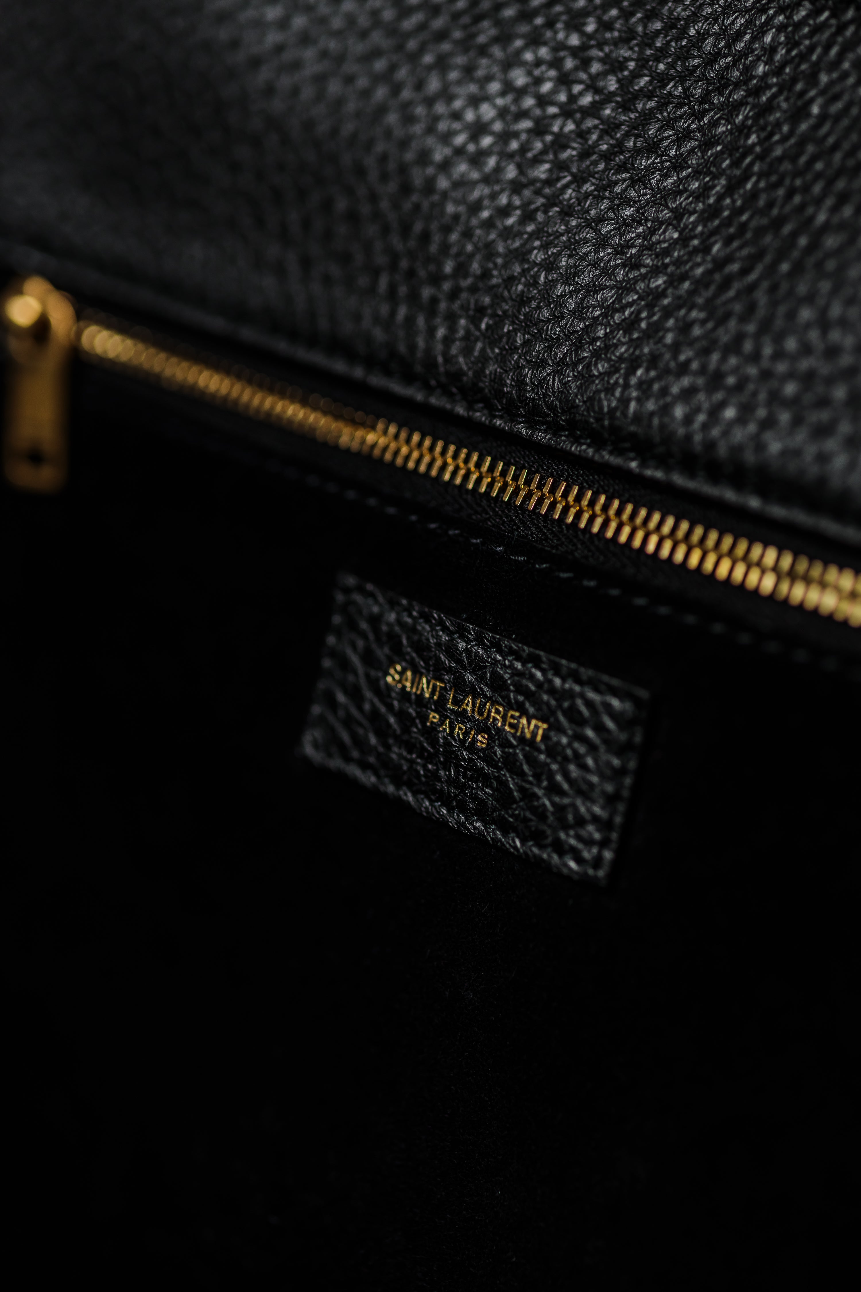 Saint Laurent Le 5 À 7 Bea leather tote bag