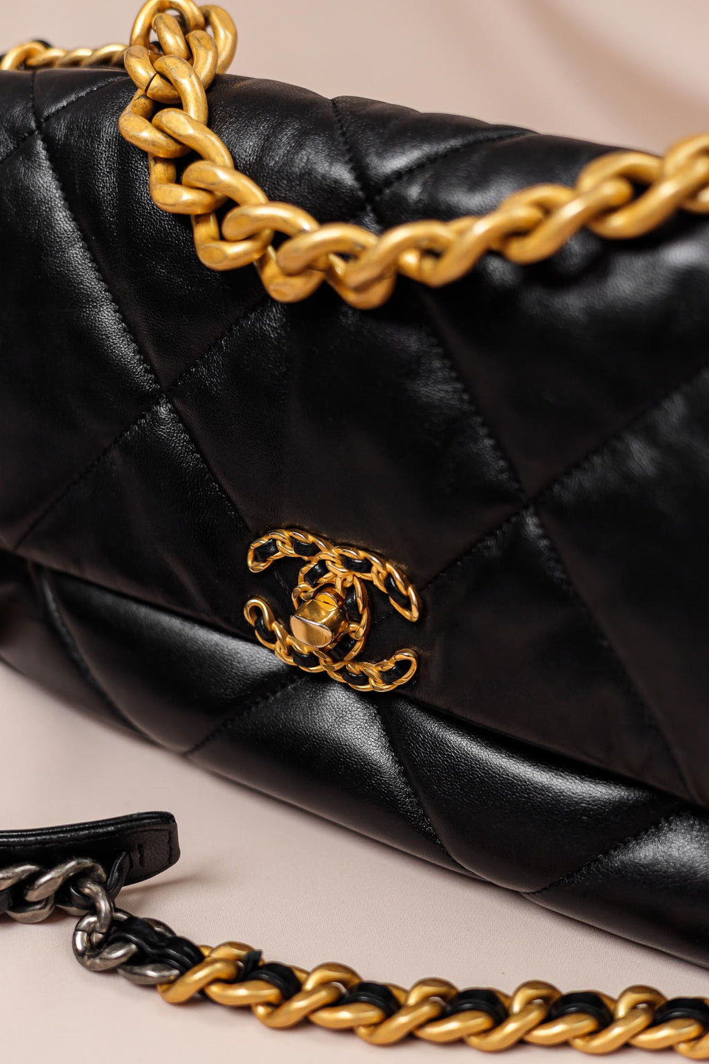 CHANEL 19 Handbag